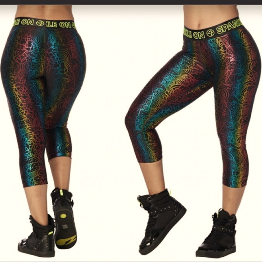 Zumba Sparkle On Rainbow Capri Leggings size Large Lovely Black with Multi-color